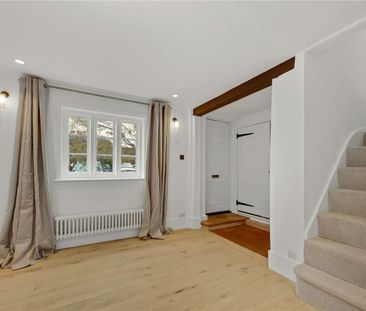 A charming cottage in the heart of Farnham town centre with a priva... - Photo 5