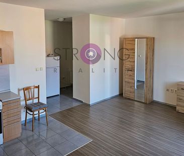 Velký 1 izb.byt s veľkou loggiou v DS na Záhradníckej ulici - Photo 2
