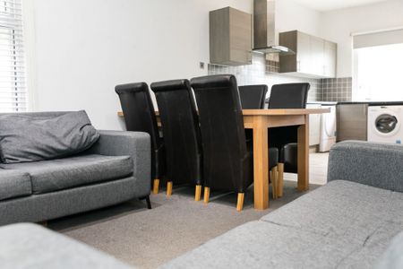 Archery Road, Hyde Park, Leeds - Photo 3