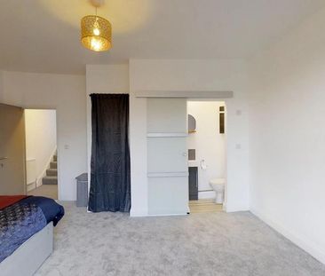 6 bedroom terraced house to rent - Photo 4