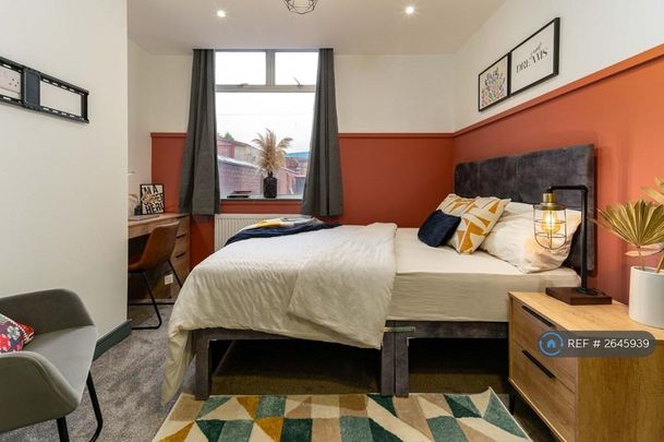 1 bedroom in a house share to rent - Photo 1