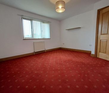 4 bedroom detached house to rent - Photo 6