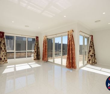 58 Ken Herde Crescent, Taylor ACT 2913 - House For Rent | Domain - Photo 1