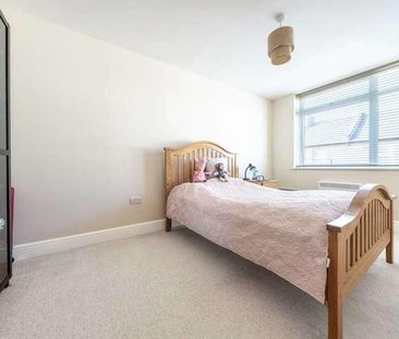 Leavesden Road, Watford, WD24 - Photo 2