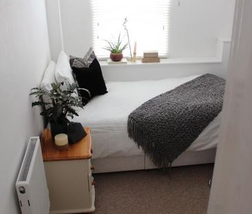 5 bedroom terraced house to rent - Photo 4