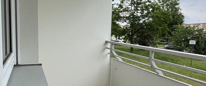 Helle 2-Raum-Wohnung mit Balkon - Photo 1