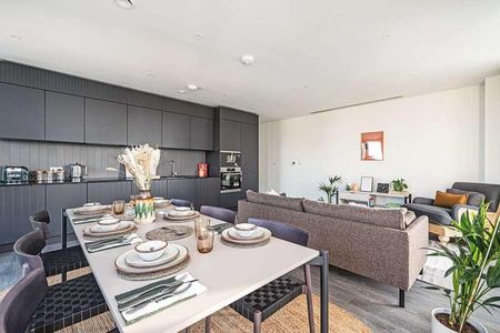 Cherry Park Lane, Stratford, E20 - Photo 2