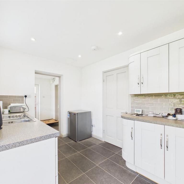 2 bedroom semi-detached house to rent - Photo 1
