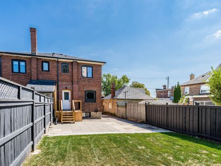 For Lease - 6 Greyton Crescent, Toronto, Ontario - Photo 4
