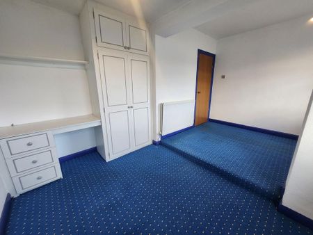 4 bedroom semi-detached house to rent - Photo 3