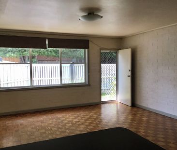 Spacious 2 Bedroom Unit In A Great Location With Ample Courtyard! - Photo 3