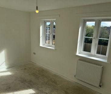 2 bedroom semi-detached house to rent - Photo 5