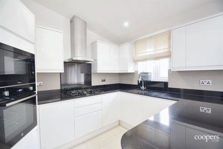 Colchester Road, Northwood - Photo 4