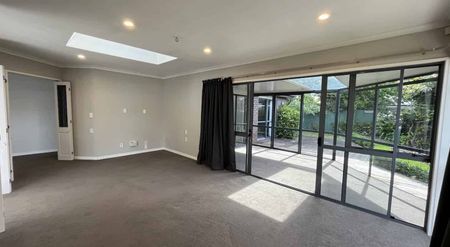 Hidden Away - Photo 3