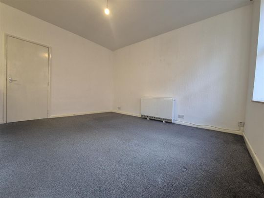 1 Bed Flat - Photo 1