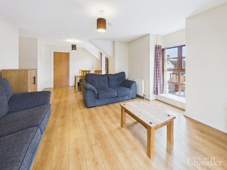 48 Redwood Grove, Dunmurry, Belfast, BT17 9RN - Photo 2