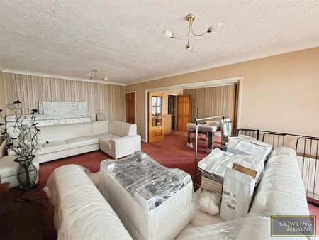 Knollcroft, Shoeburyness, Southend On Se... - Photo 4