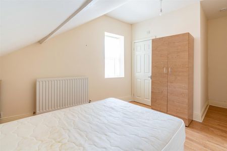 5 bed maisonette to rent in Chillingham Road, Heaton, NE6 - Photo 2
