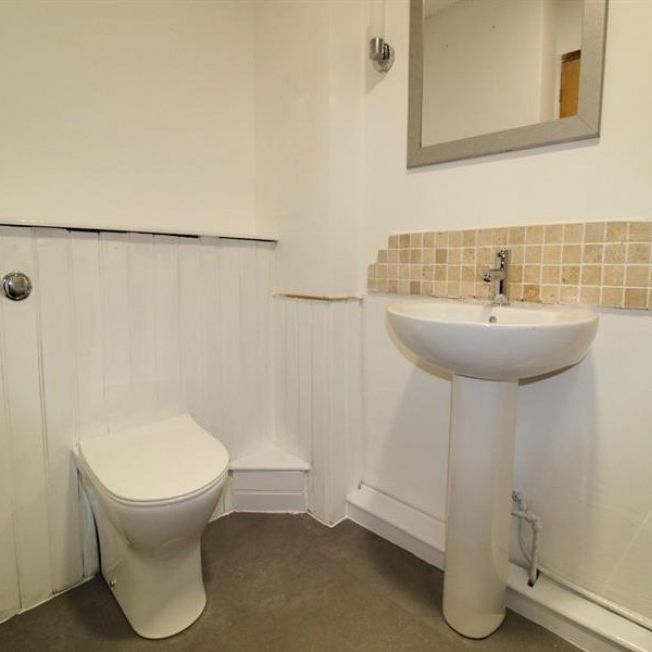 2 Bedroom Apartment Available Arranging tenancy - Photo 1