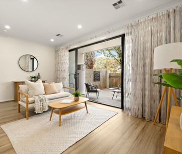 Town house close to Uni - Photo 1