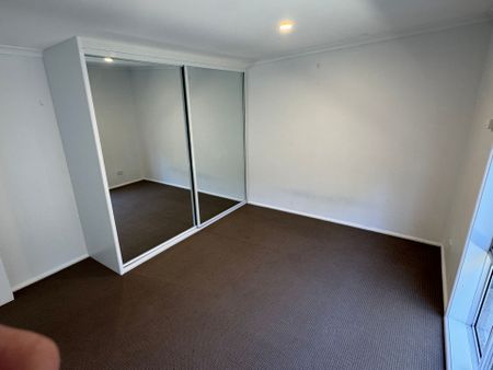 Charming 2 Bedroom Home - Photo 2