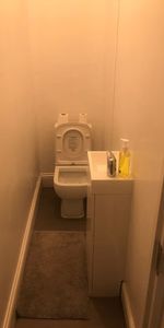 Room in a Shared House, Bengal Road, IG1 - Photo 3