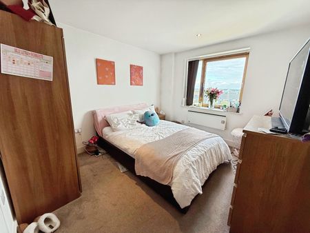 2 bedroom apartment to rent - Photo 2