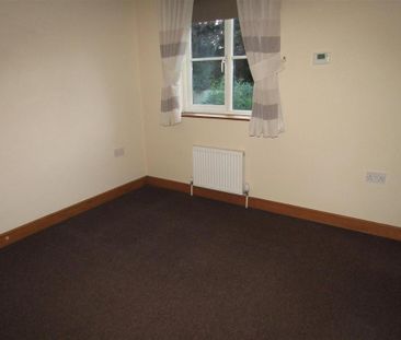 2 bedroom semi-detached house to rent - Photo 3