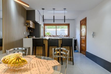 Casa com 4 quartos e 310m² para alugar em Chácara das Pedras, Porto Alegre. - Photo 5