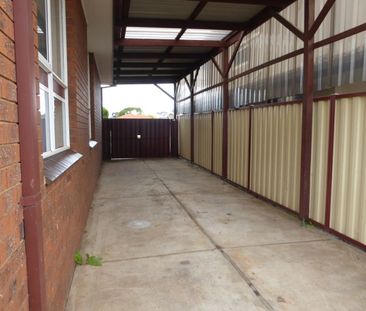 Well maintained family home! - Photo 2