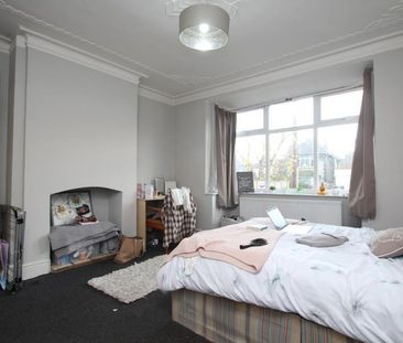 6 bedroom semi-detached house to rent - Photo 3