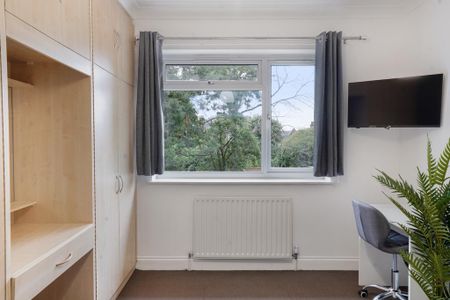 1 bedroom in a house share to rent - Photo 5