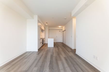 For Lease - 6 David Eyer Road Unit# 613, Richmond Hill, Ontario - Photo 4