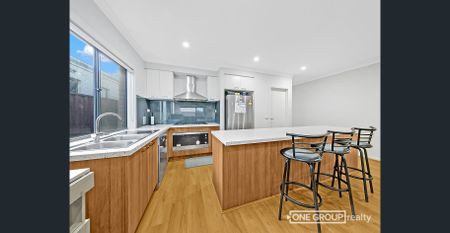 Modern & Spacious Family Home!! - Photo 4