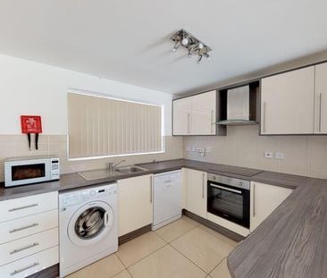 4 bedroom townhouse to rent - Photo 6