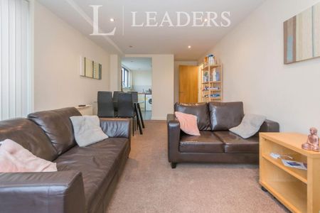 2 bedroom flat to rent - Photo 2