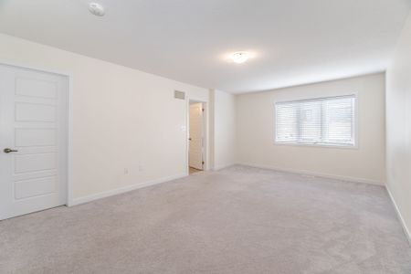 For Lease - 12 Pagebrook Crescent, Hamilton, Ontario - Photo 5