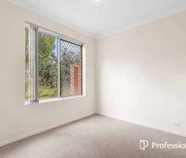 LOW MAINTENANCE VILLA - GREAT LOCATION! - Photo 3