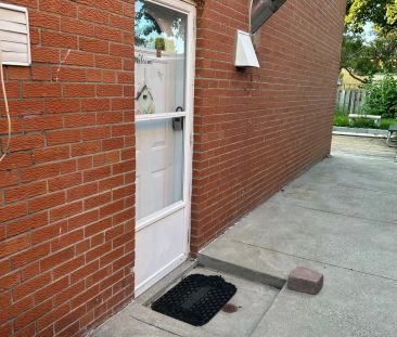 Detached Home For Lease | W9239330 - Photo 6