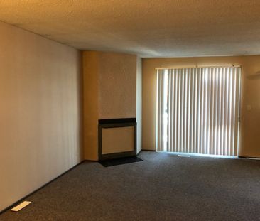 Spacious Upper Level 3 Bedroom Suite in Red Deer! - Photo 1
