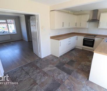 3 bedroom terraced house to rent - Photo 6