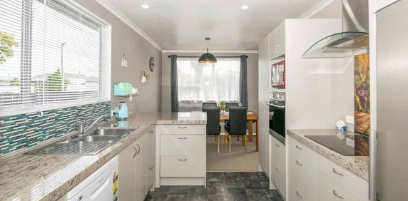 Practical, Tidy, and Close to Everything - Photo 2