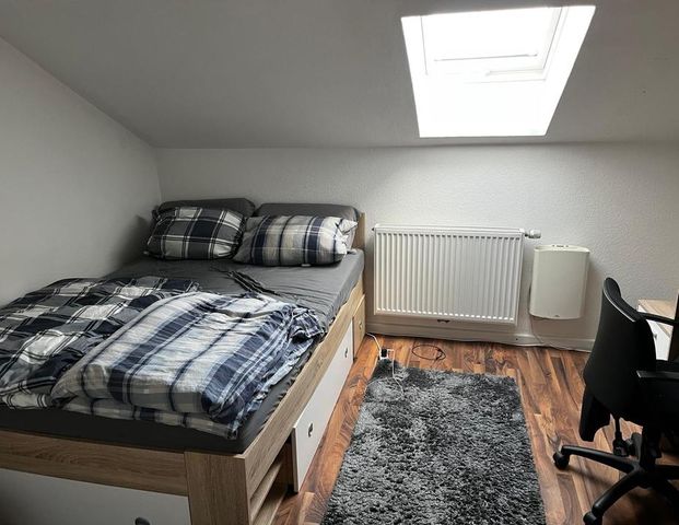 2-Zimmer Dachgeschosswohnung (ohne Maklergebühr) - Foto 1