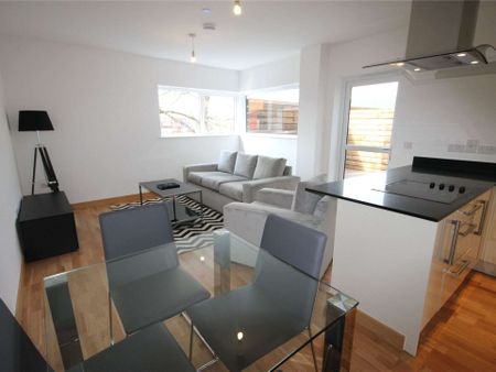 A modern furnished two bedroom semi-detached property. - Photo 3