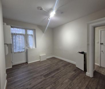 3 bedroom maisonette to rent - Photo 1