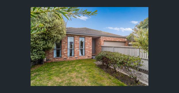 3 Bed 2 bath Family home awaits with Style and Location - Photo 1