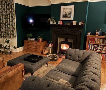 Bright Double Room with Private Bathroom in Charming Home – East Du... - Photo 2