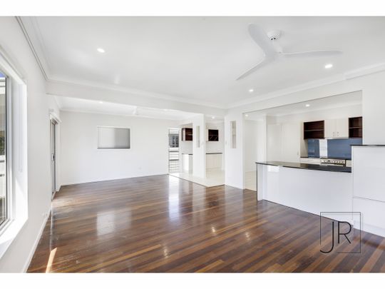 12 Poinciana Boulevard, Broadbeach Waters QLD 4218 - House For Rent | Domain - Photo 1