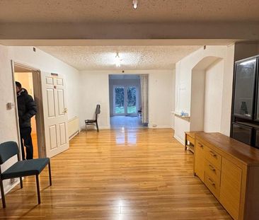 4 bedroom terraced house to rent - Photo 2