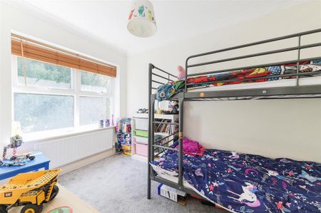 2 bedroom end of terrace house to rent - Photo 5